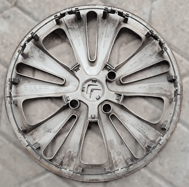 Enjoliveur Citroën C3/Picasso Gris/noir 16" Occasion