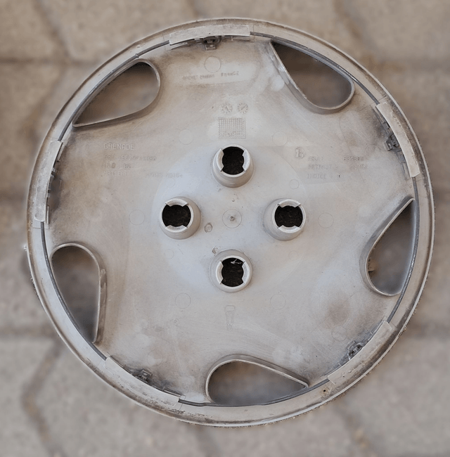 Enjoliveur Citroën Xantia modèle: Grenade 15p occasion