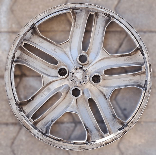 Enjoliveur Renault Clio 4 modèle: Attractive 16" Occasion