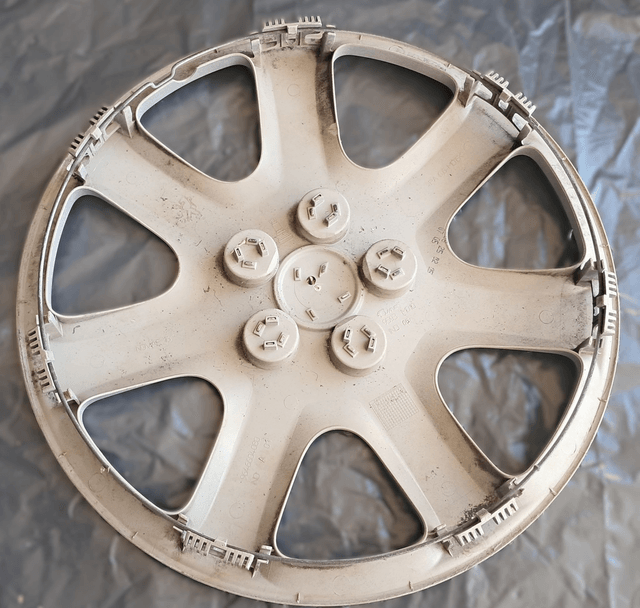 Enjoliveur Peugeot 407/207/307 modèle Novaé 16p Occasion 