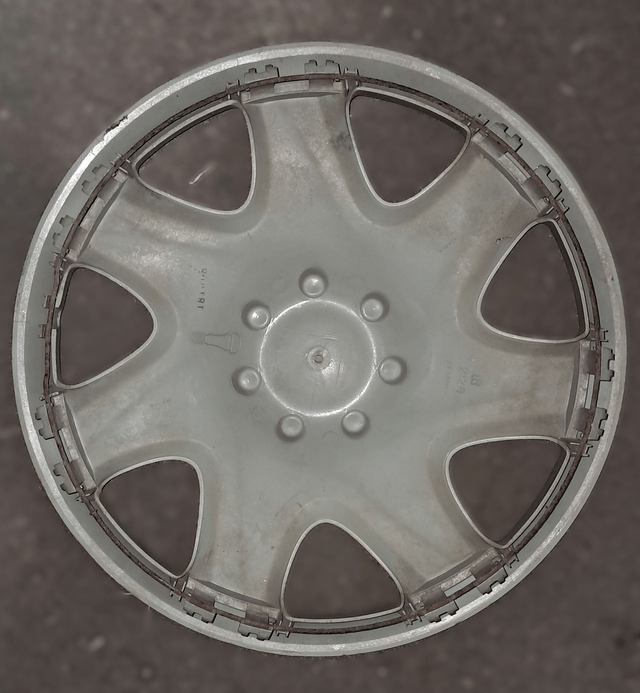 Enjoliveur Mazda 323 -14" Occasion 