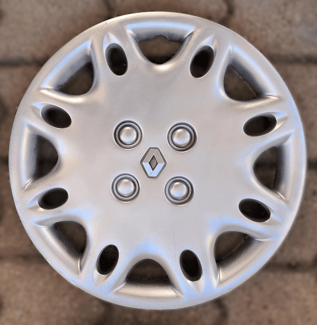 Enjoliveur Renault Clio 2/Megane 2 Modèle: Aquarius 14&quot; Occasion 
